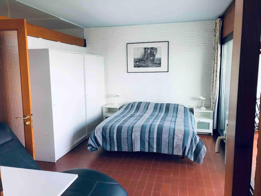 Sur La Plage, Vue Sur Mer, Spacieux T3 Au Calme Сен-Сиприен Экстерьер фото
